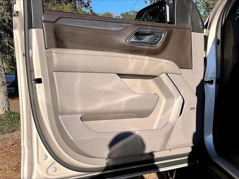 Used 2021 GMC Yukon SLT w/ SLT Luxury Plus Package image 17