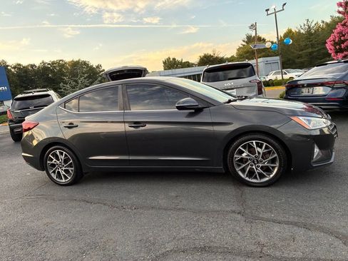 Used 2020 Hyundai Elantra Limited FWD image 8