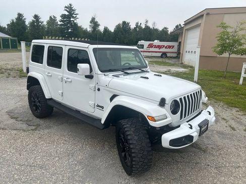 Used 2021 Jeep Wrangler Unlimited Sahara AWD/4WD image 3