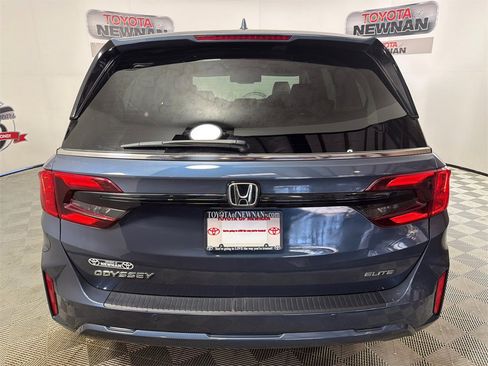 Used 2025 Honda Odyssey Elite image 6
