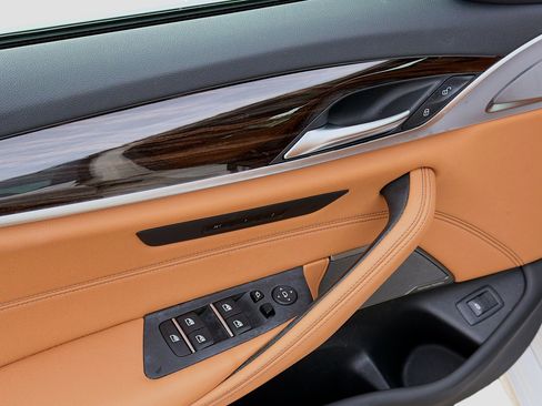 Used 2023 BMW 530i w/ Premium Package image 23