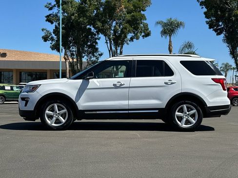 Used 2018 Ford Explorer XLT w/ Equipment Group 202A FWD image 6