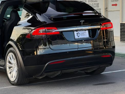 Used 2018 Tesla Model X 100D AWD/4WD image 12