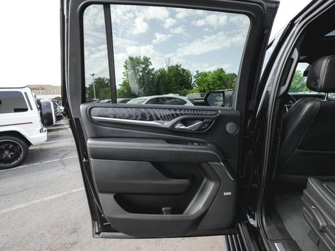 Used 2023 GMC Yukon XL Denali AWD/4WD image 13