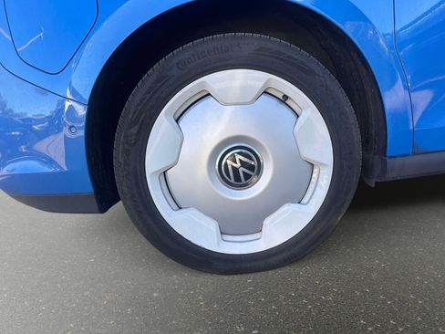 Used 2025 Volkswagen ID. Buzz 1st Edition image 7