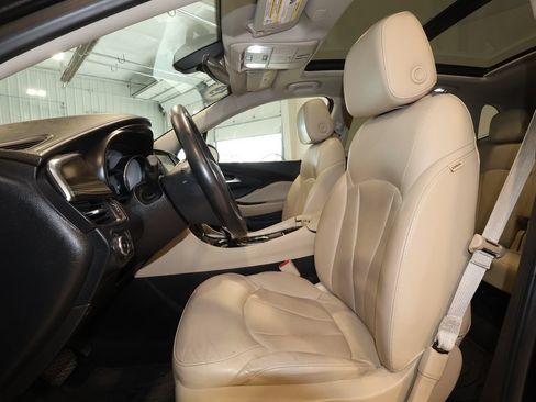 Used 2019 Buick Envision Essence AWD/4WD image 13