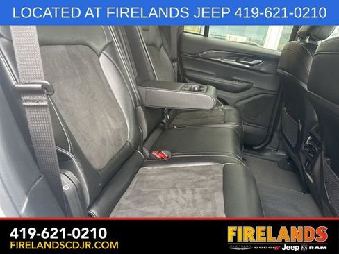 Used 2023 Jeep Grand Cherokee Altitude image 12