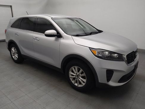 Used 2019 Kia Sorento L FWD image 11