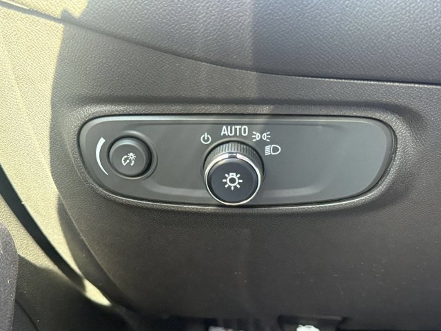 Used 2023 Chevrolet Equinox LS w/ Midnight Edition FWD image 22