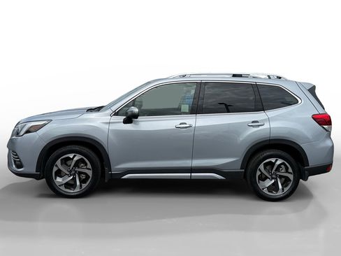 Used 2022 Subaru Forester Touring w/ Popular Package #2 AWD/4WD image 2
