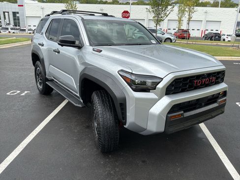 Used 2026 Toyota 4Runner TRD Off-Road Premium AWD/4WD image 2