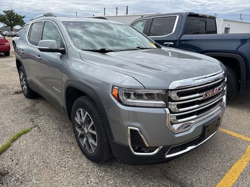 Certified 2023 GMC Acadia SLT w/ Preferred Package AWD/4WD image 3