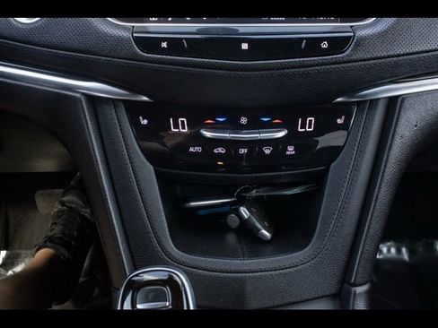 Used 2021 Cadillac XT5 Premium Luxury image 31