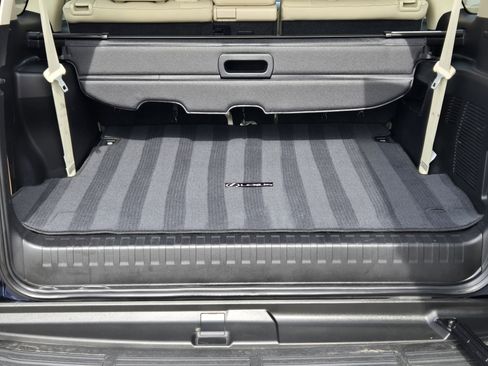 Certified 2023 Lexus GX 460 Premium w/ Premium Package AWD/4WD image 41