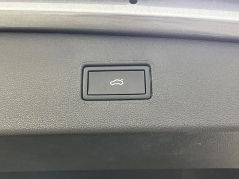 Used 2024 Volkswagen Tiguan SEL R-Line image 16