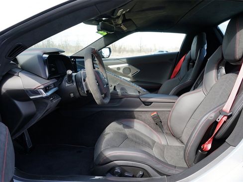 Used 2023 Chevrolet Corvette Stingray Premium Conv w/ Z51 Performance Package image 12