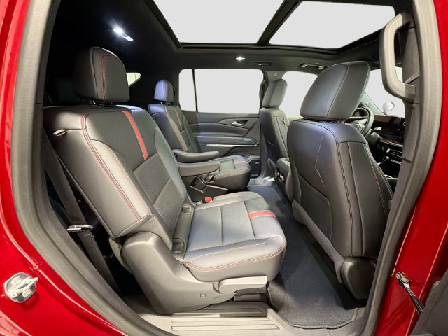 Used 2025 Chevrolet Traverse RS AWD/4WD image 25