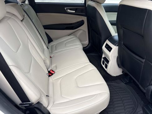 Used 2020 Ford Edge Titanium FWD image 32