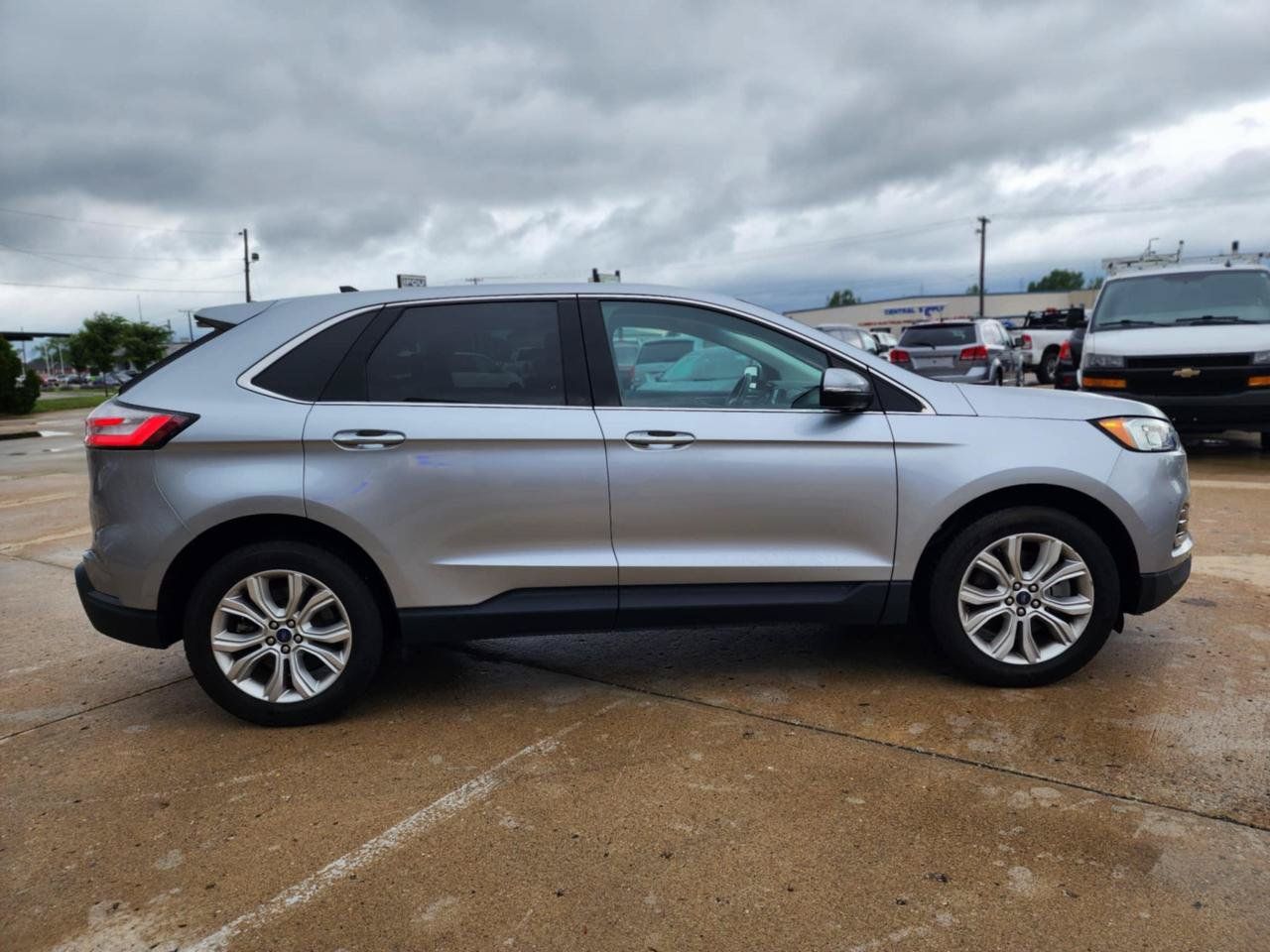 Used 2022 Ford Edge Titanium AWD/4WD image 5