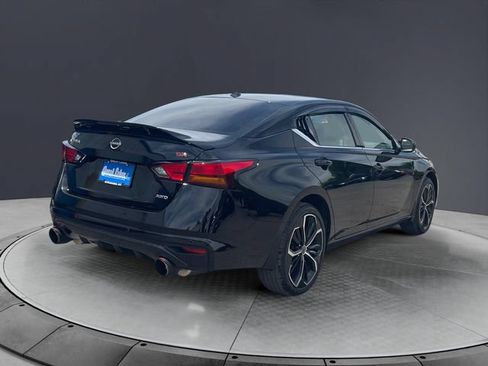 Used 2024 Nissan Altima 2.5 SR w/ SR Premium Package AWD/4WD image 5