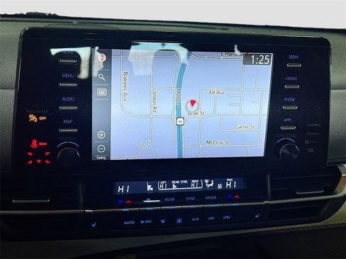 Used 2021 Toyota Sienna XLE image 11