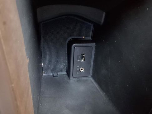 Used 2016 Ford Transit Connect XL image 8