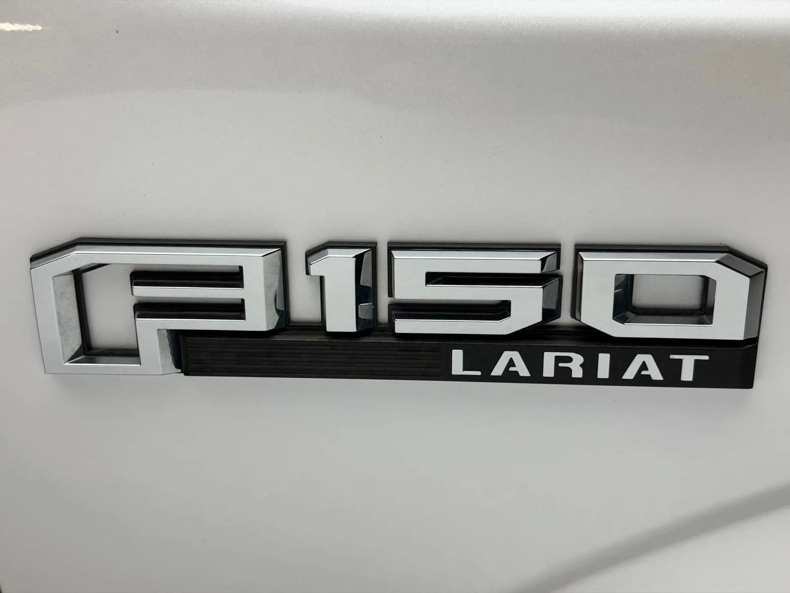 Used 2015 Ford F150 Lariat w/ Equipment Group 501A Mid AWD/4WD image 9