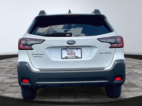 Used 2025 Subaru Outback Premium AWD/4WD image 5