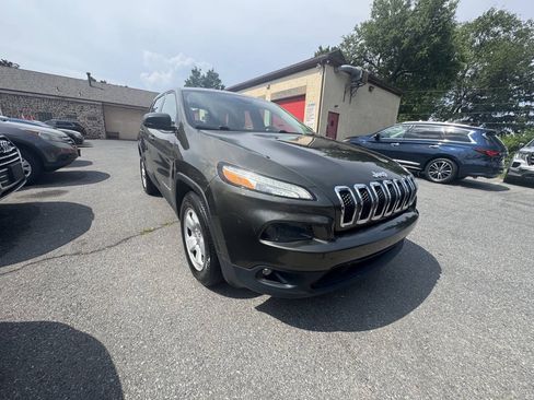 Used 2015 Jeep Cherokee Sport w/ Cold Weather Group AWD/4WD image 8