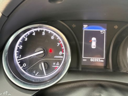 Used 2020 Toyota Camry LE w/ Carpet Mat Package FWD image 11