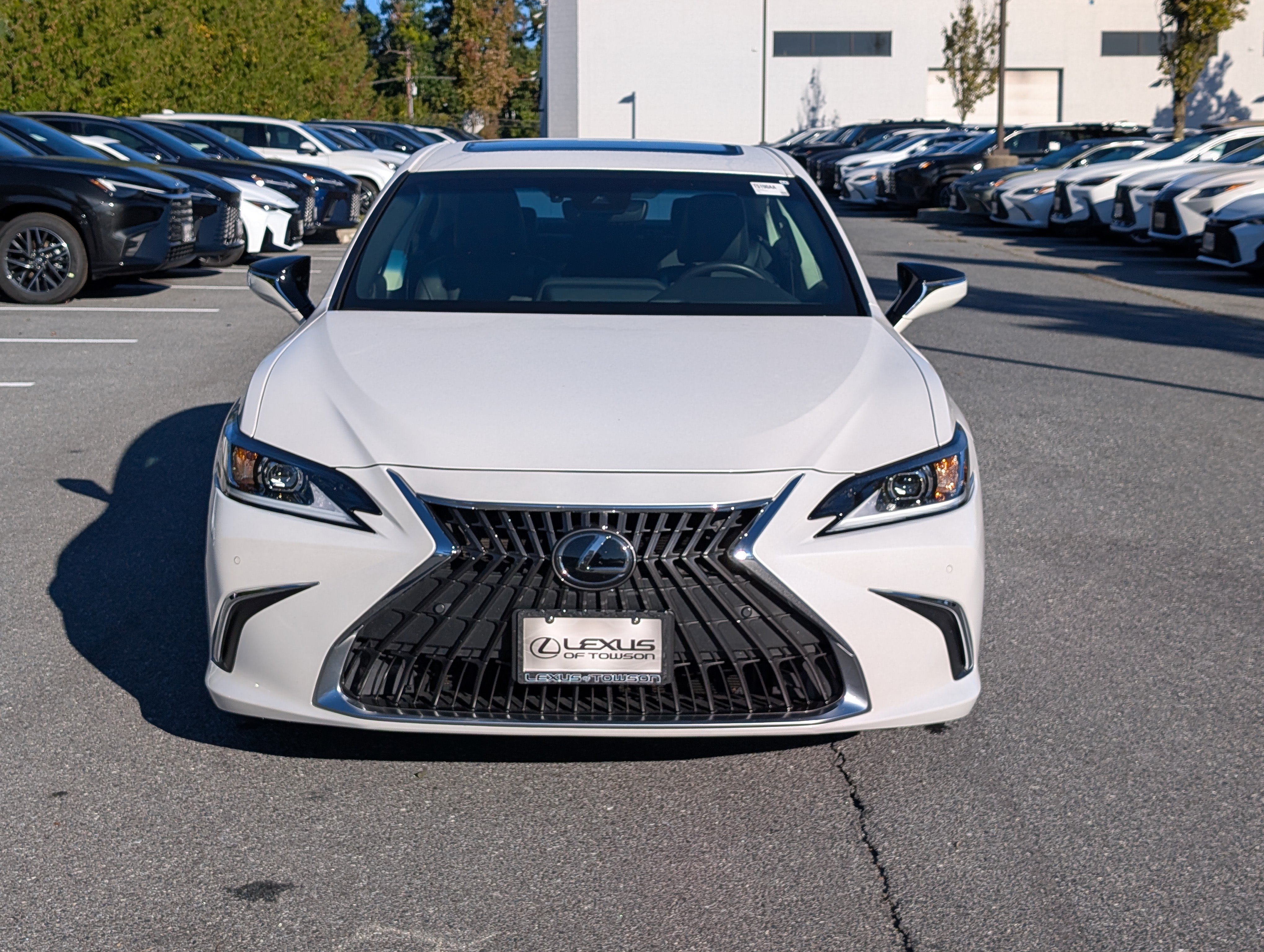 Used 2025 Lexus ES 350 w/ Premium Package FWD image 8