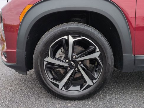 Used 2022 Chevrolet TrailBlazer RS w/ Sun and Liftgate Package AWD/4WD image 33