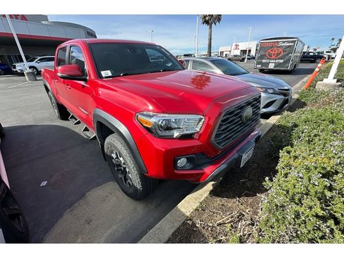 Used 2021 Toyota Tacoma TRD Off-Road w/ TRD Premium Off Road Package image 5