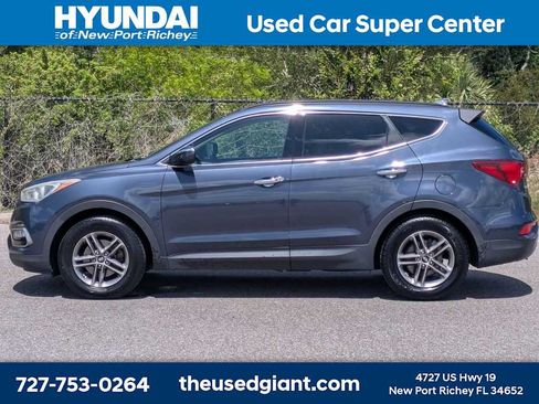 Used 2017 Hyundai Santa Fe Sport FWD image 2