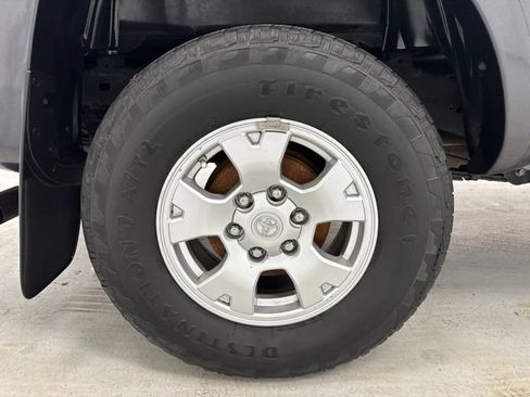 Used 2015 Toyota Tacoma 4x4 Double Cab w/ SR5 Package image 30