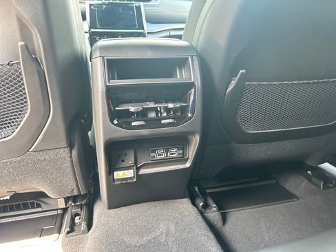 New 2025 Jeep Grand Cherokee Altitude image 21