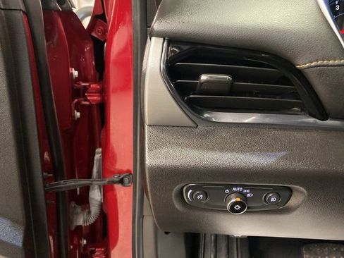 Certified 2021 Chevrolet Traverse LT w/ LT Premium Package image 14