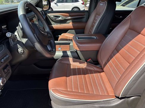 Certified 2023 GMC Yukon Denali Ultimate image 14