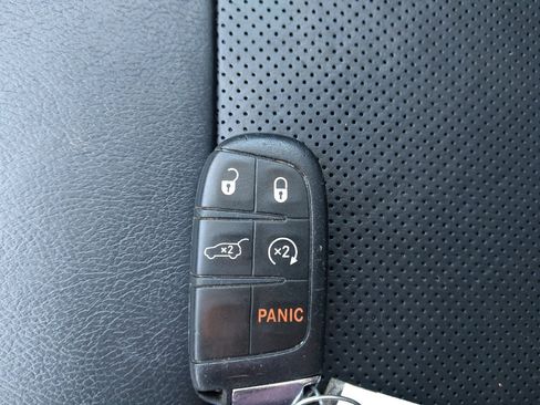 Used 2019 Jeep Compass Limited w/ Safety & Security Group image 32