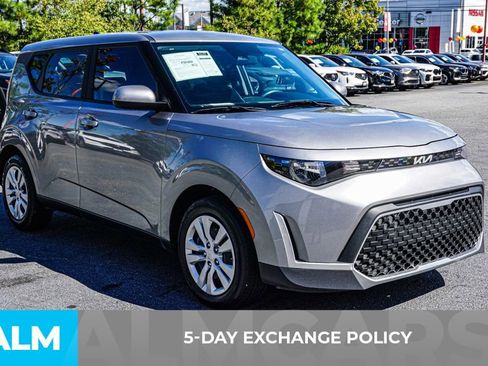 Used 2023 Kia Soul LX image 4
