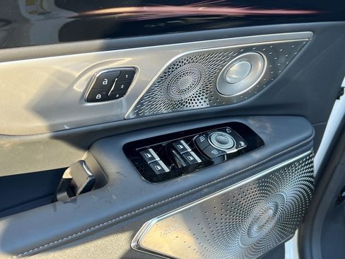 New 2026 Lincoln Nautilus Reserve image 16