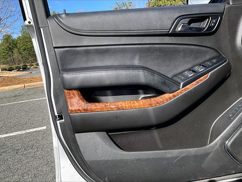 Used 2015 Chevrolet Suburban LTZ image 28