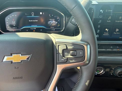 Used 2023 Chevrolet Silverado 1500 LT AWD/4WD image 33