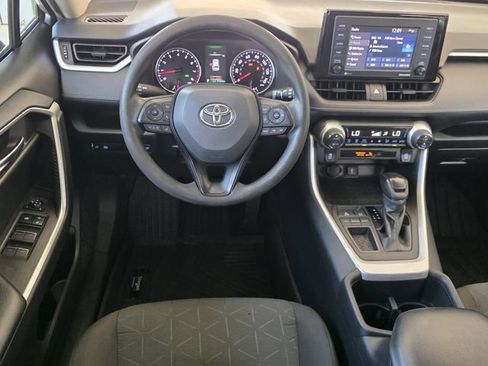 Used 2022 Toyota RAV4 XLE w/ Convenience Package FWD image 12