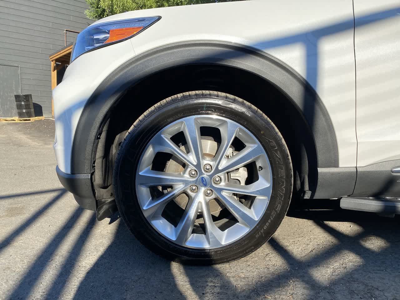 Used 2022 Ford Explorer Platinum w/ Equipment Group 601A AWD/4WD image 11