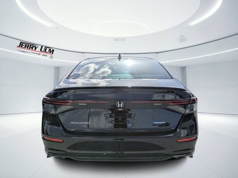 Used 2025 Honda Accord Sport image 4