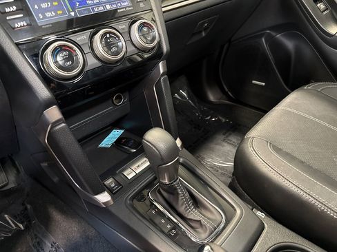Used 2018 Subaru Forester 2.5i Touring w/ Popular Package #3B AWD/4WD image 19