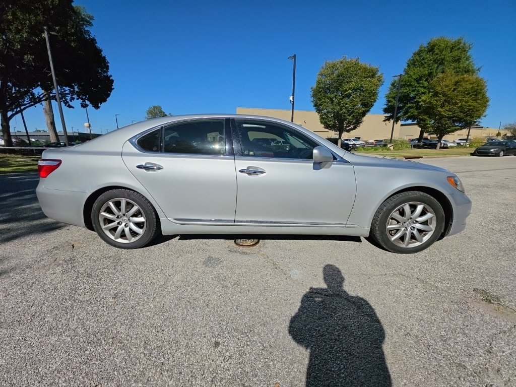 Used 2008 Lexus LS 460 RWD image 5