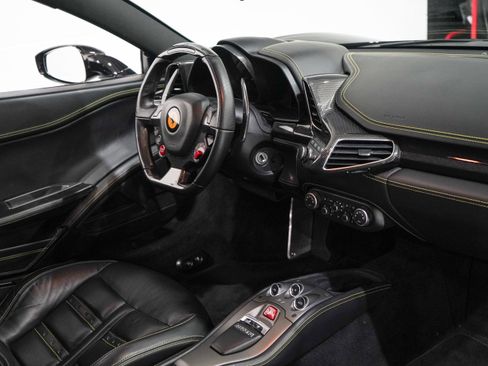 Used 2011 Ferrari 458 Italia Coupe RWD image 17