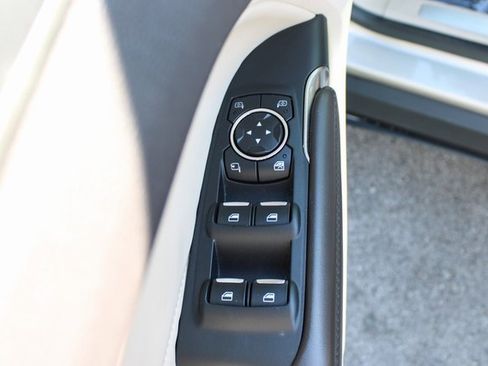 Used 2017 Lincoln MKC Reserve w/ Lincoln MKC Climate Package image 11